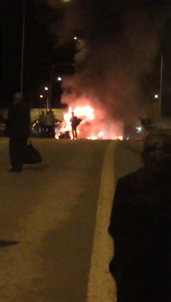 Bursa da lastiği patlayan otobüs alev alev yandı #4