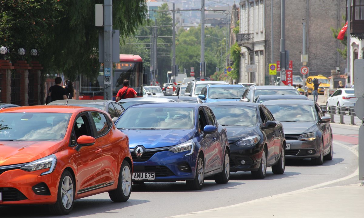 İzmir in trafik sorununa Tunç Soyer,  Araba sayısı azaltma  teklifi sundu #1
