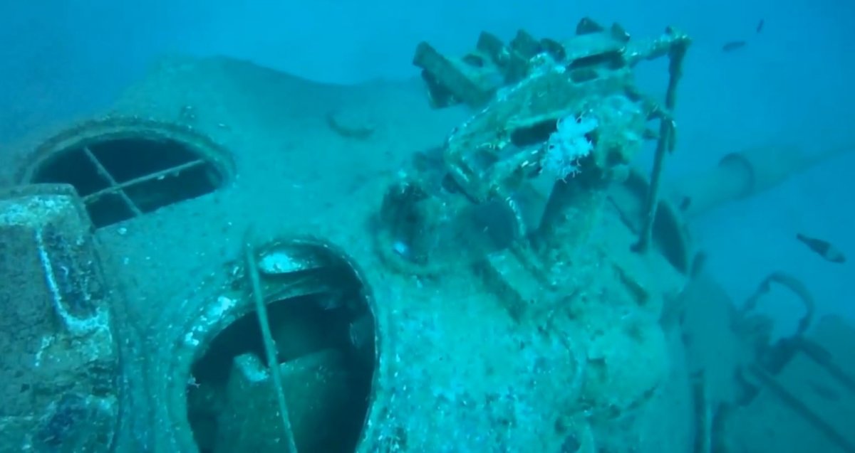 Kaş ta su altındaki 45 tonluk tank dalgıçların ilgisini çekiyor #3