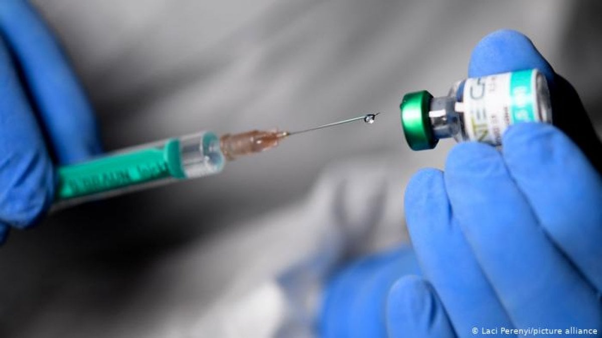 Fahrettin Koca dan aşı paylaşımı: 'Sıradaki?' #2