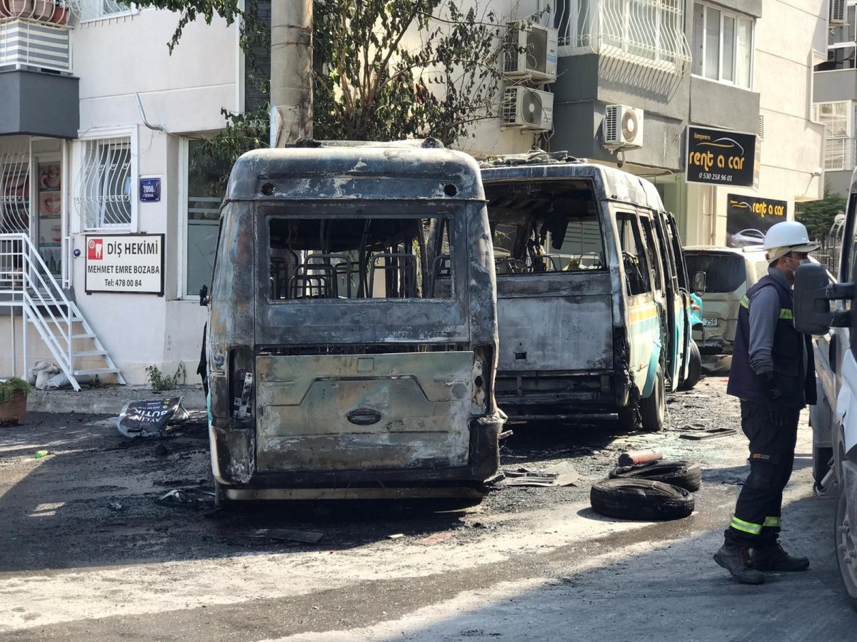 İzmir de yolcu dolu iki minibüs yandı: 6 yaralı #2