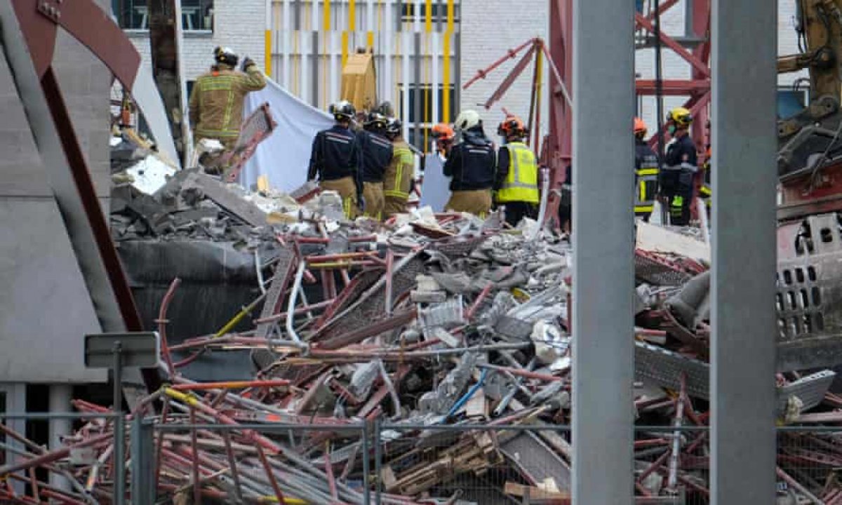 Belçika da okul şantiyesinin çökmesi sonucu 5 işçi öldü #1