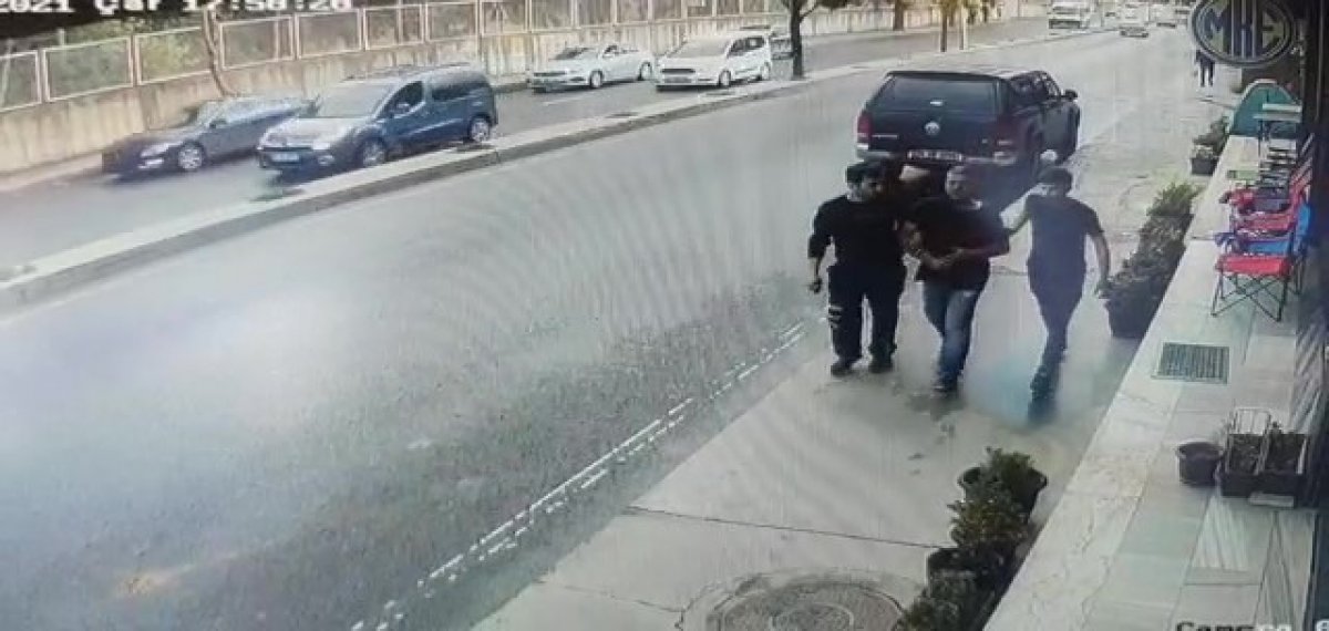 Çekmeköy’de kasadan para çalan hırsız kaçtı, pizzacı kovaladı  #2