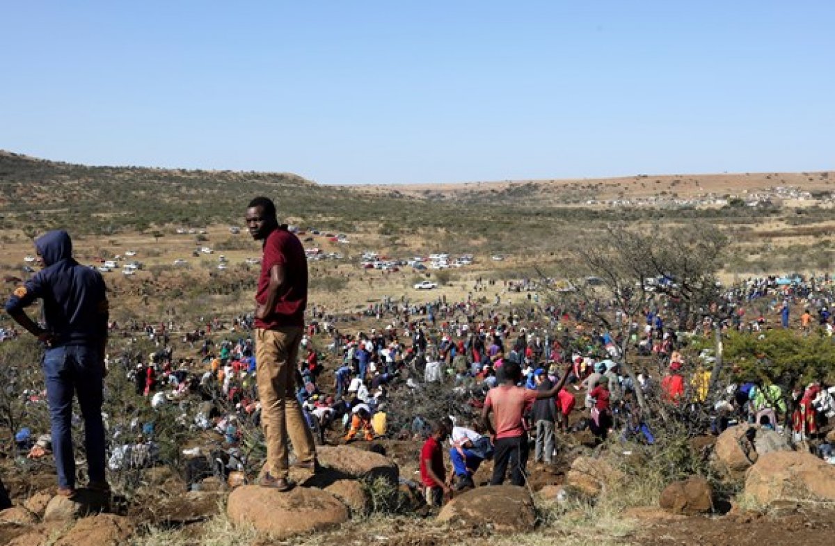 The stones discovered in South Africa were determined to be quartz crystals #3