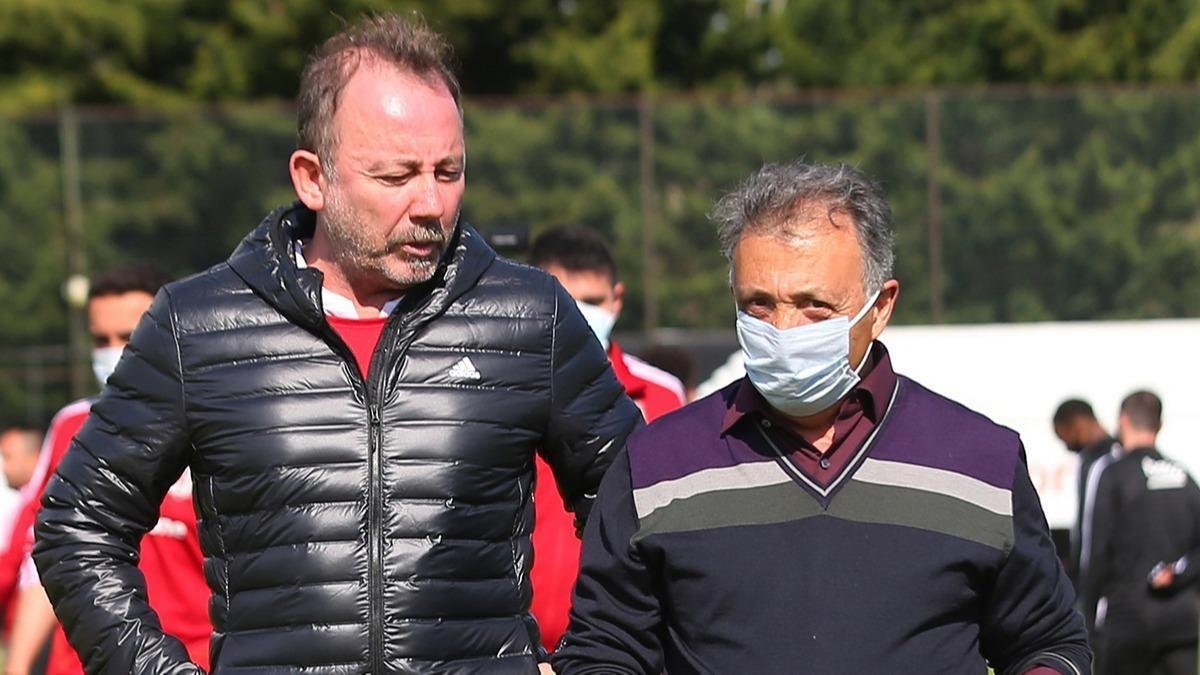 Beşiktaş taraftarları, Sergen Yalçın’ın evinde toplandı #1