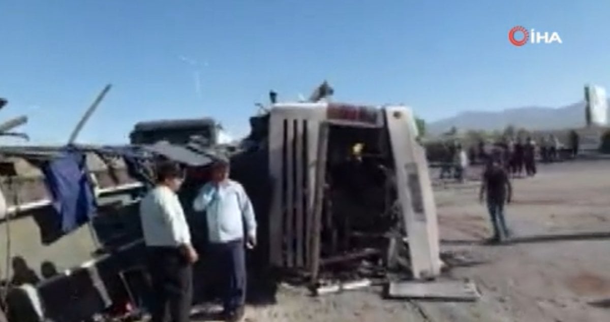 Bus carrying soldiers crashed in Iran #3