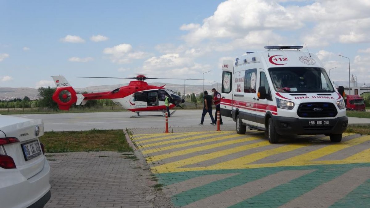 Sivas�ta ambulans helikopter 1 aylık bebek için havalandı