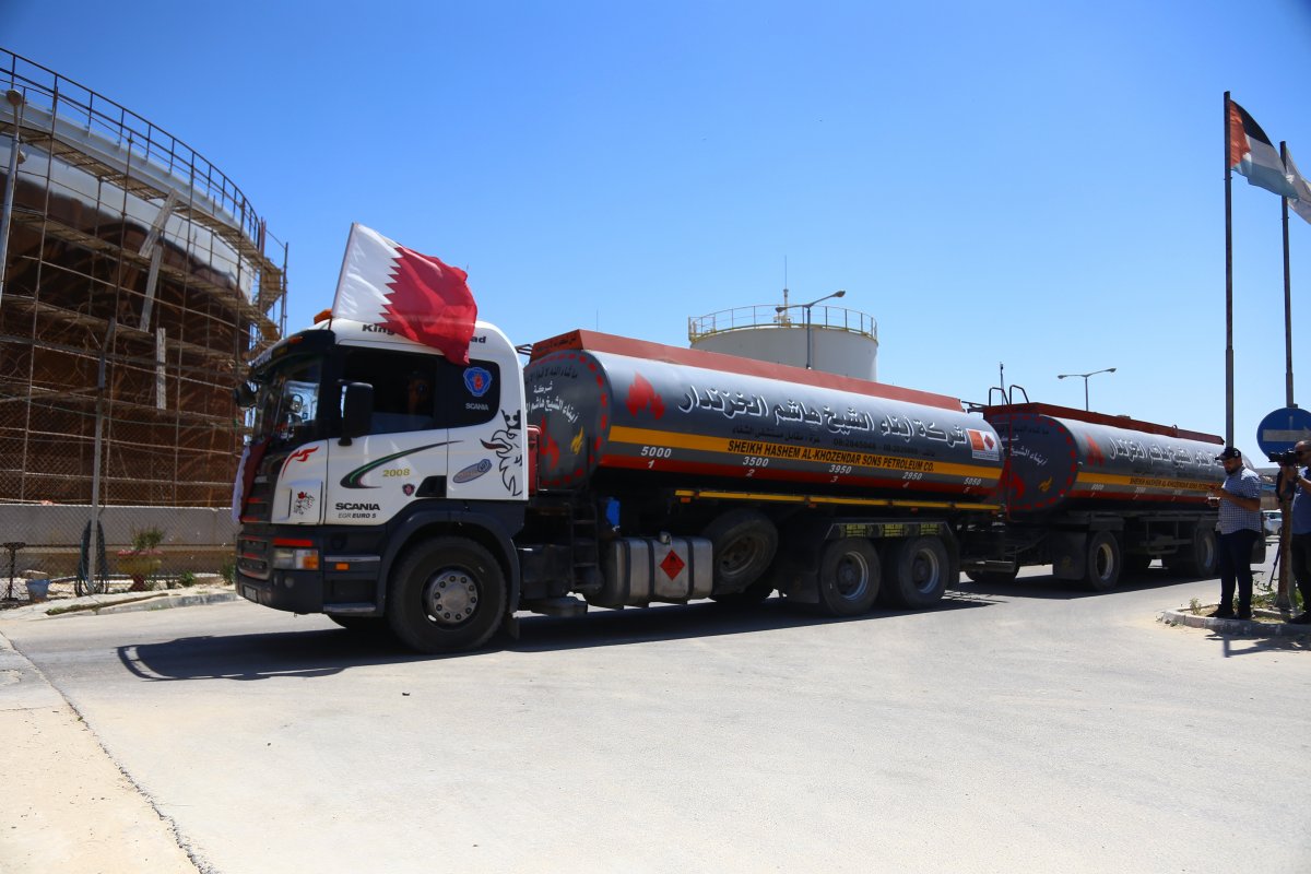 Israel allows Qatari fuel to enter Gaza Strip #3