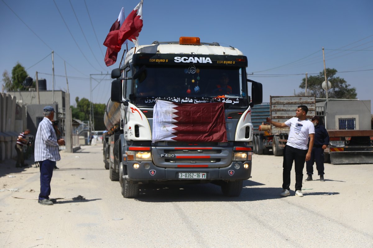 Israel allows Qatari fuel to enter Gaza Strip #5