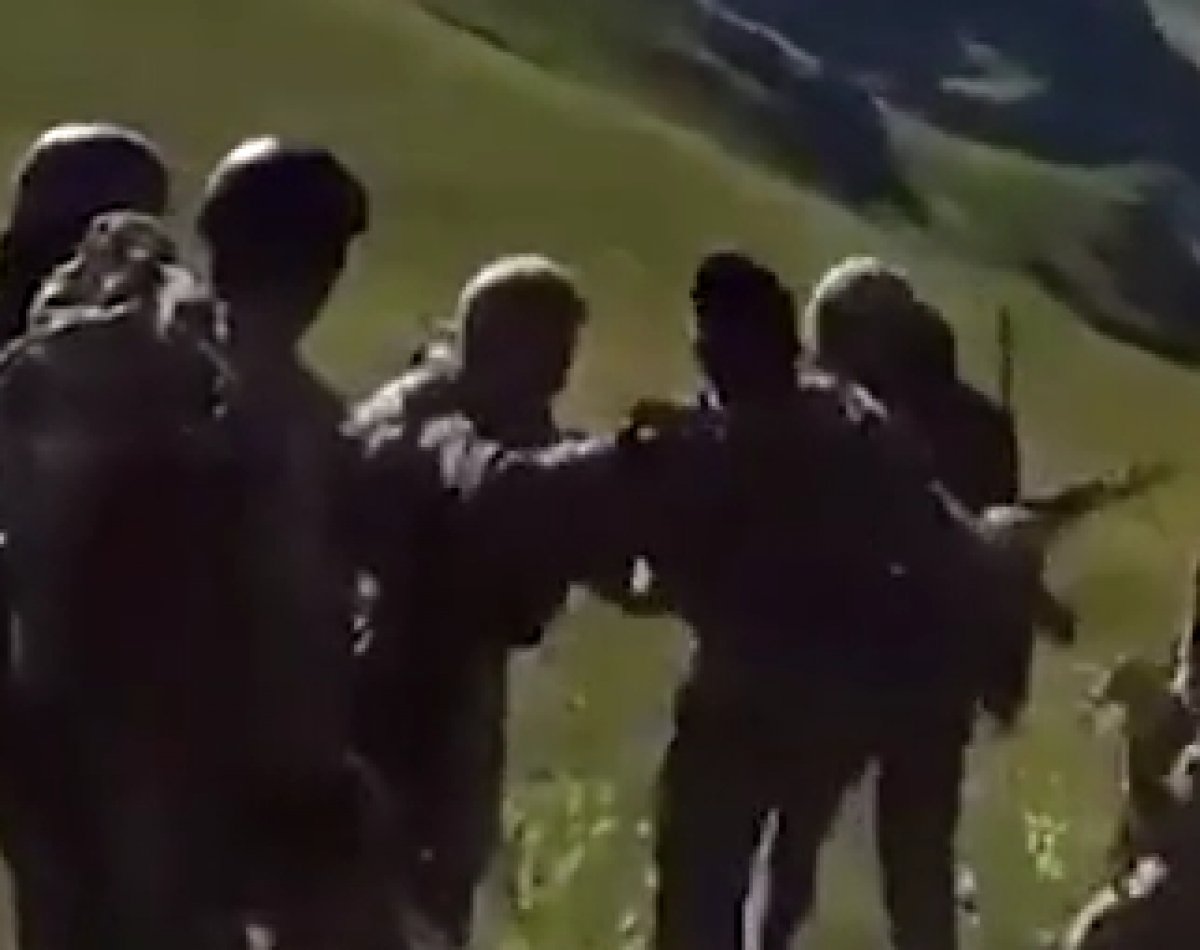 Azerbaijani soldiers beat up Armenian soldiers who violated the border #2