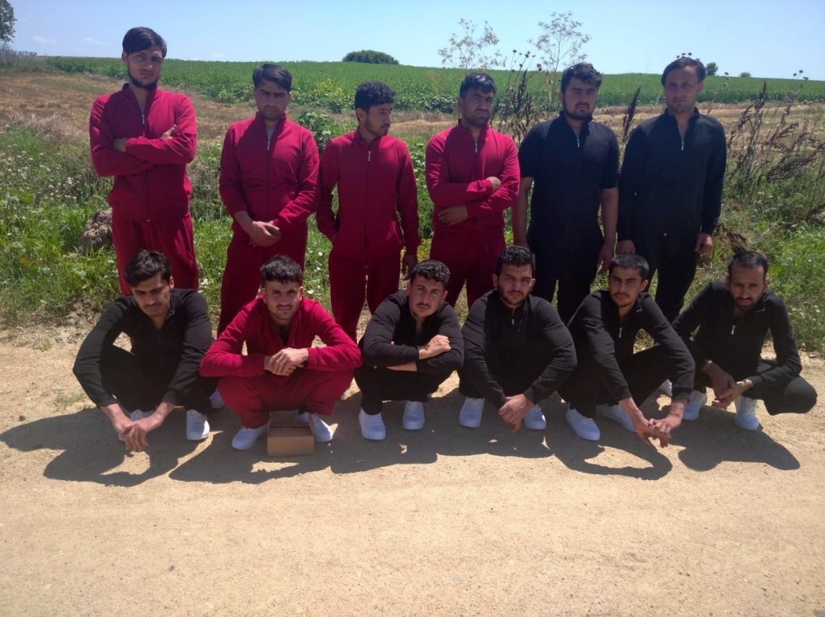 Yunanistan dan Türkiye ye geçmeye çalışan 42 göçmen yakalandı #2