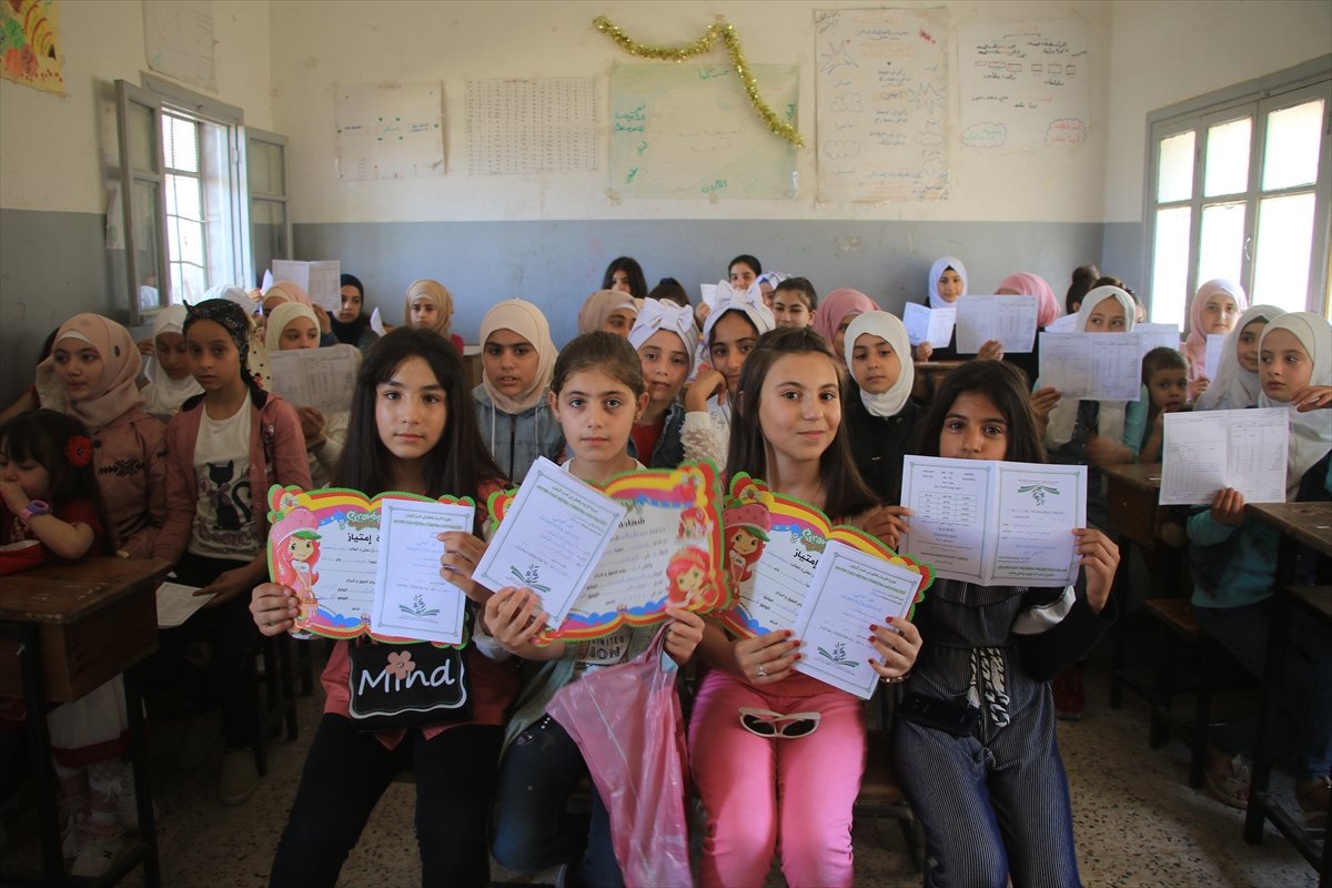 Report card joy in northern Syria #2