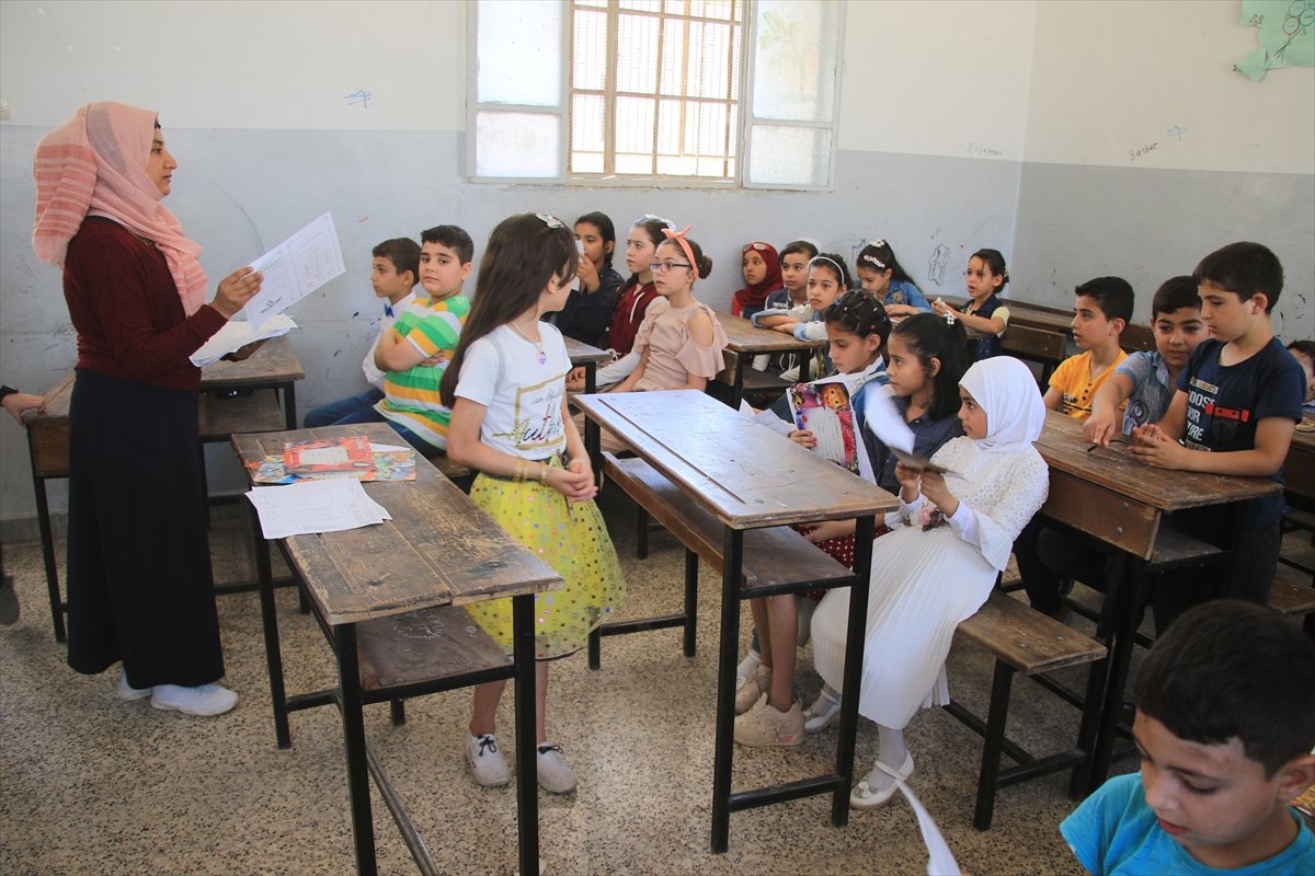 Report card joy in northern Syria #3