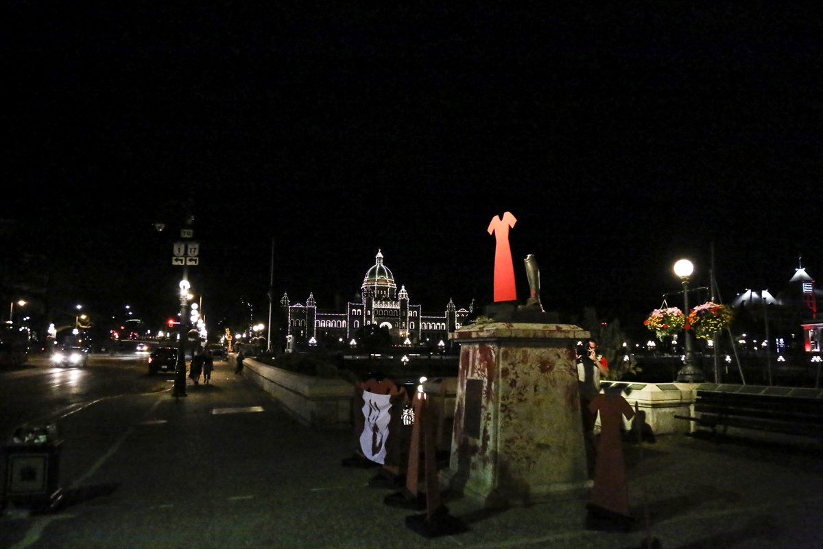 Captain James Cook statue dismantled in Canada #4