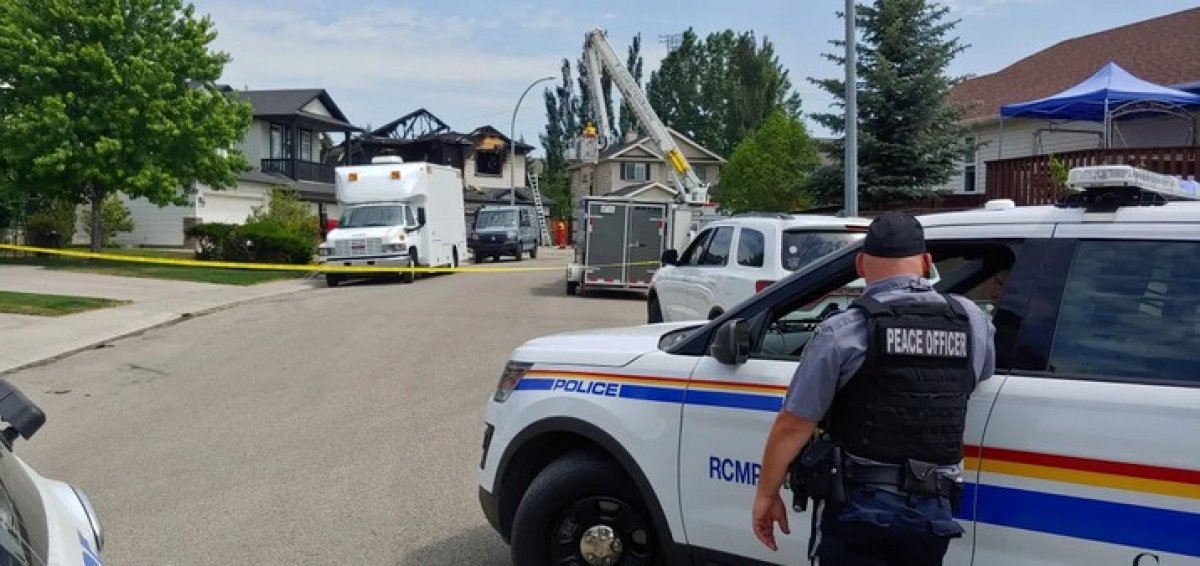 Fire in Canada: 7 dead from two Muslim families #4