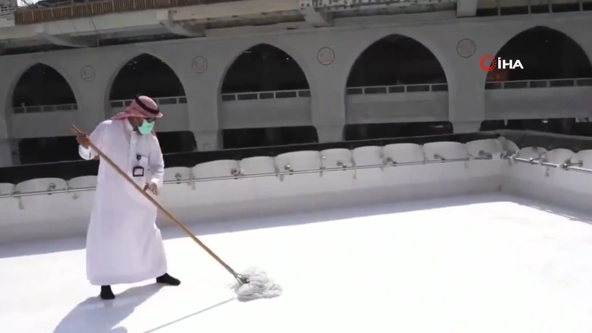 Hajj preparations continue at the Kaaba #5