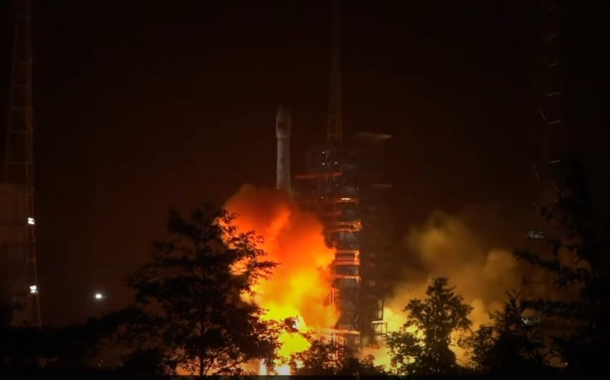 China launches signal transmission satellite #4