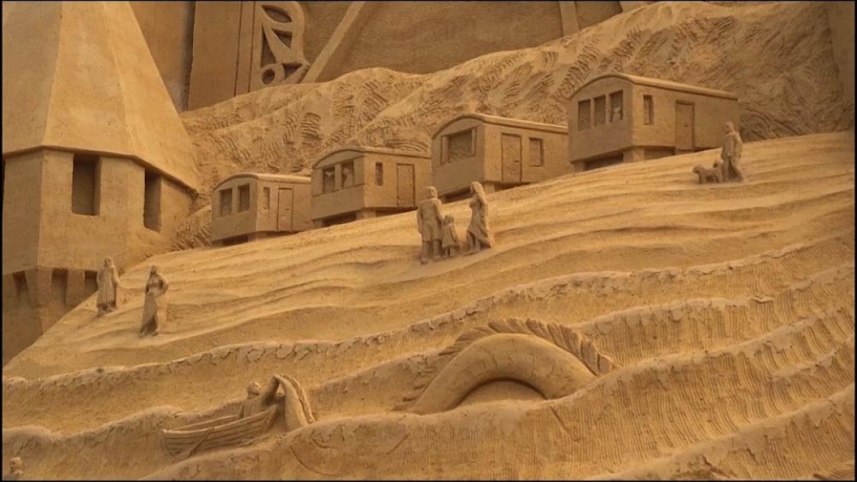 the-world-s-largest-sand-castle-was-built-in-denmark-kimdeyir
