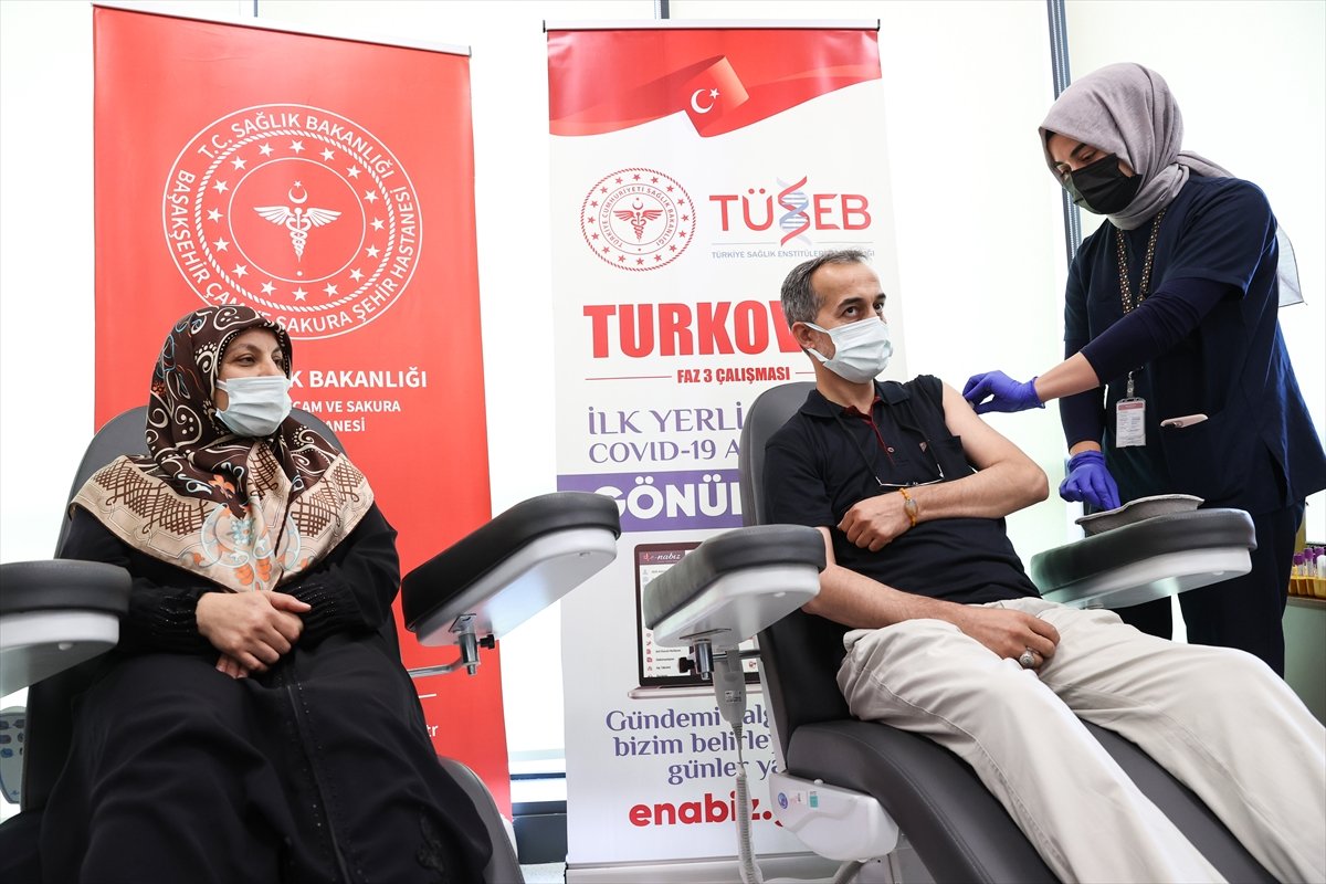 Turkovac is applied to volunteers in Istanbul #2