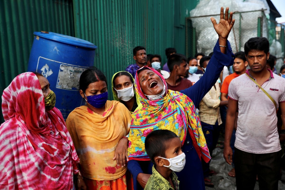Fire in food factory in Bangladesh: Many dead #15