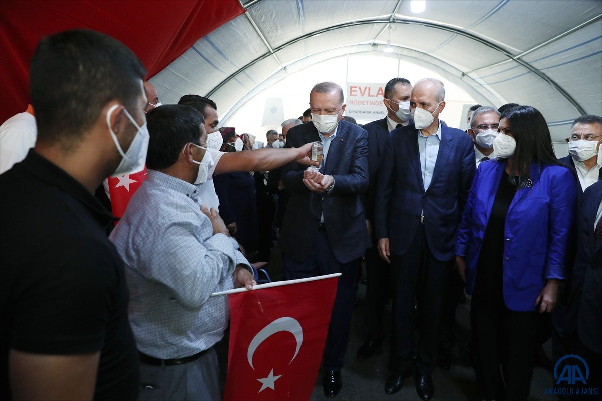 Cumhurbaşkanı Erdoğan, Diyarbakır anneleri ile bir araya geldi #2