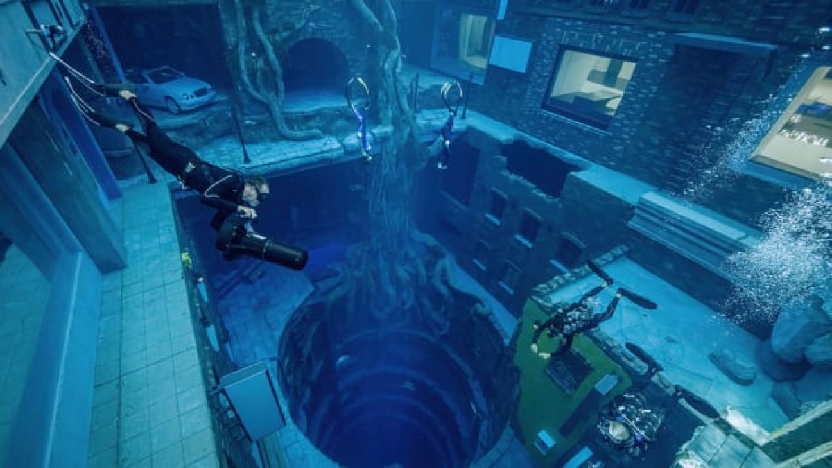 Worlds Deepest Pool Opens In Dubai Kimdeyir