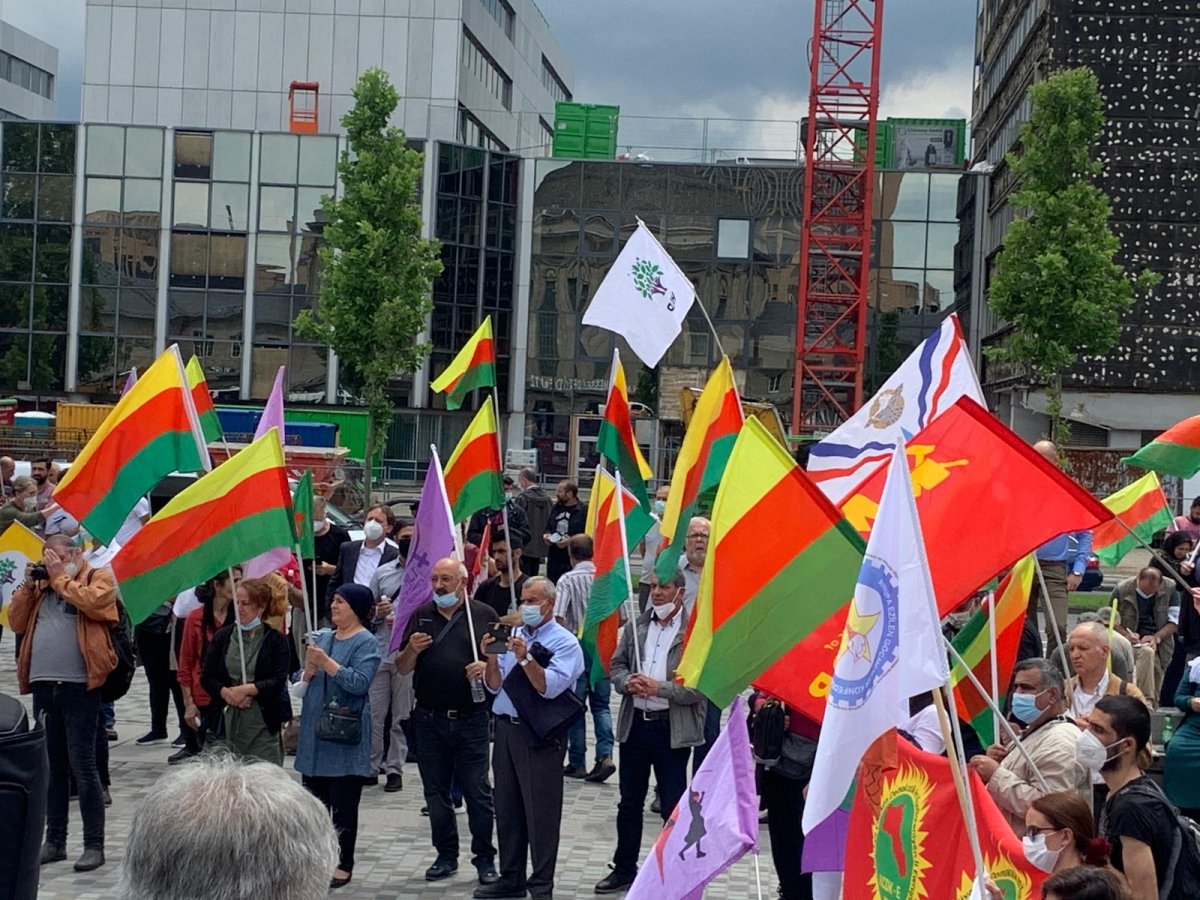 Almanya da PKK destekçileri Alman polisini protesto etti #1