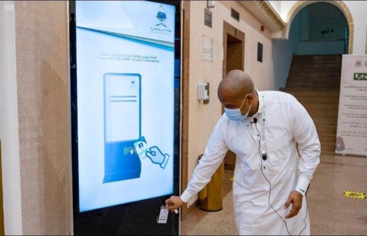 Saudi Arabia launches first smart Hajj card #3