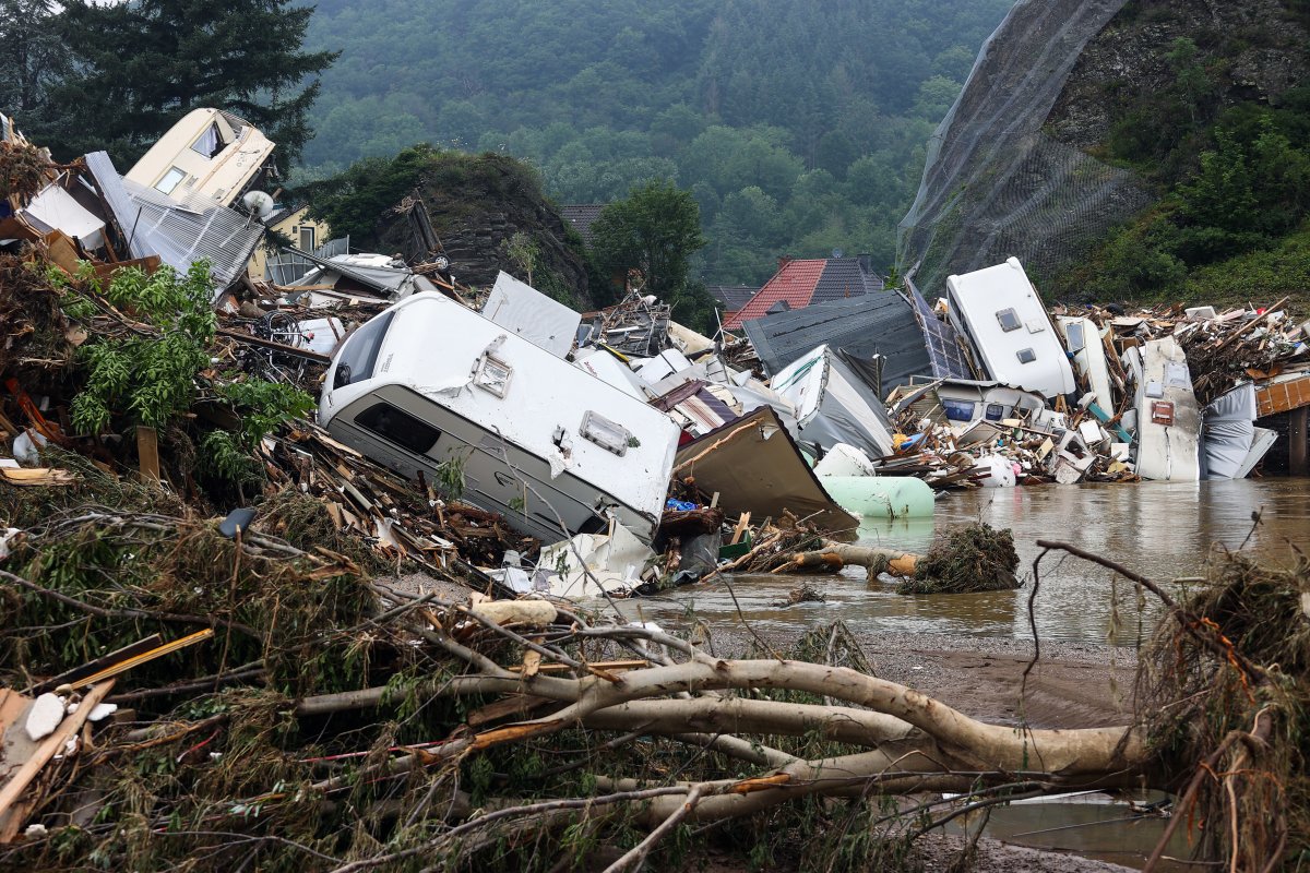 Post-flood mud removal in Europe #8