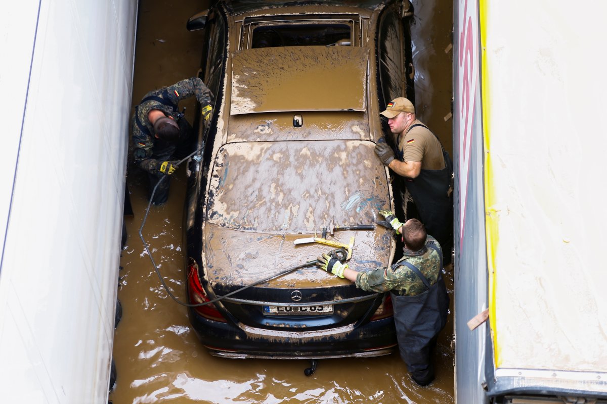 Post-flood mud removal in Europe #9