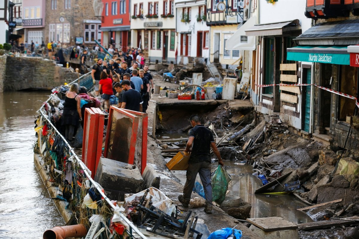 Death toll rises in floods in Germany #4