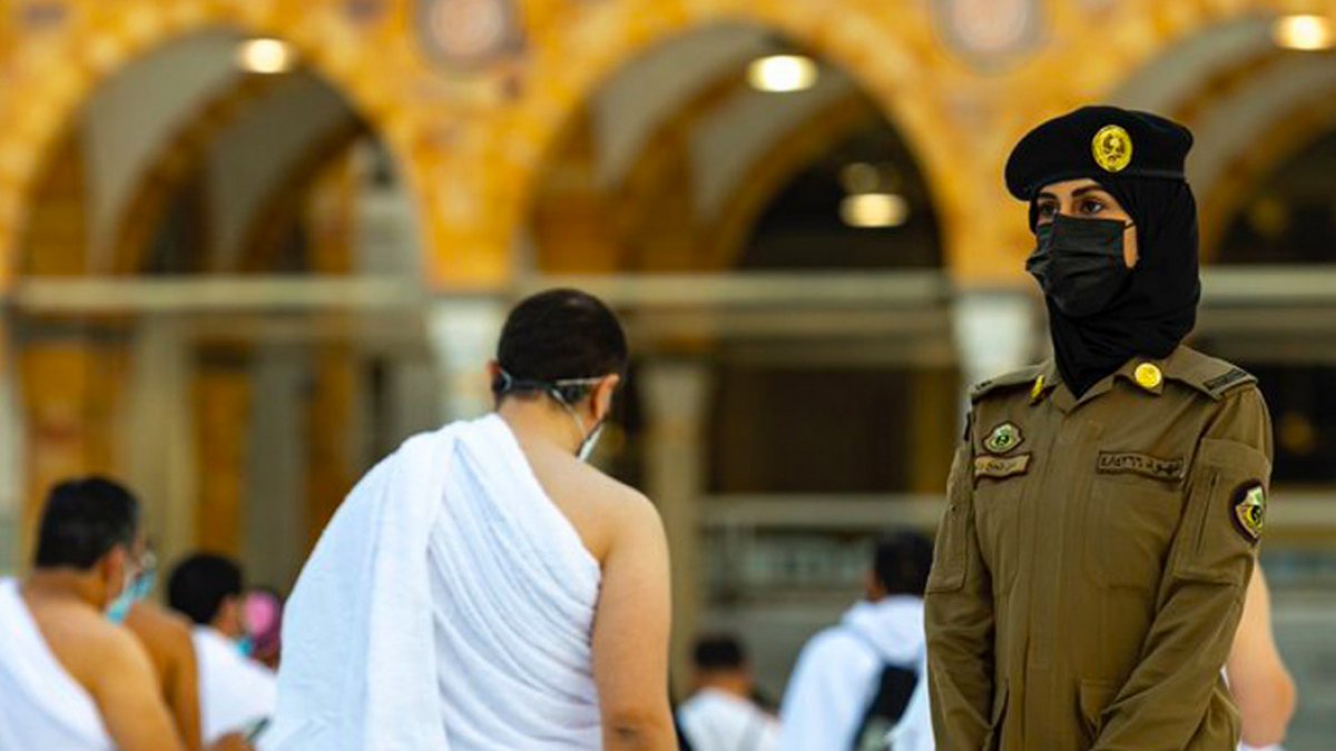 A first in Saudi Arabia: Female security guards on watch during Hajj #2