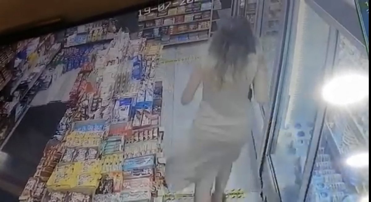 Taksim’deki bir markette kadına elle taciz #1