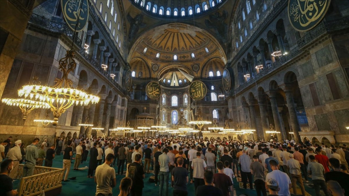 Ayasofya Camii: Tarihi günün 1 inci yılı #9