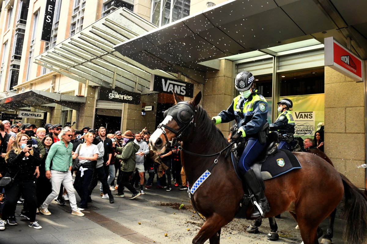 Police response to anti-quarantine demonstrators in Australia #3
