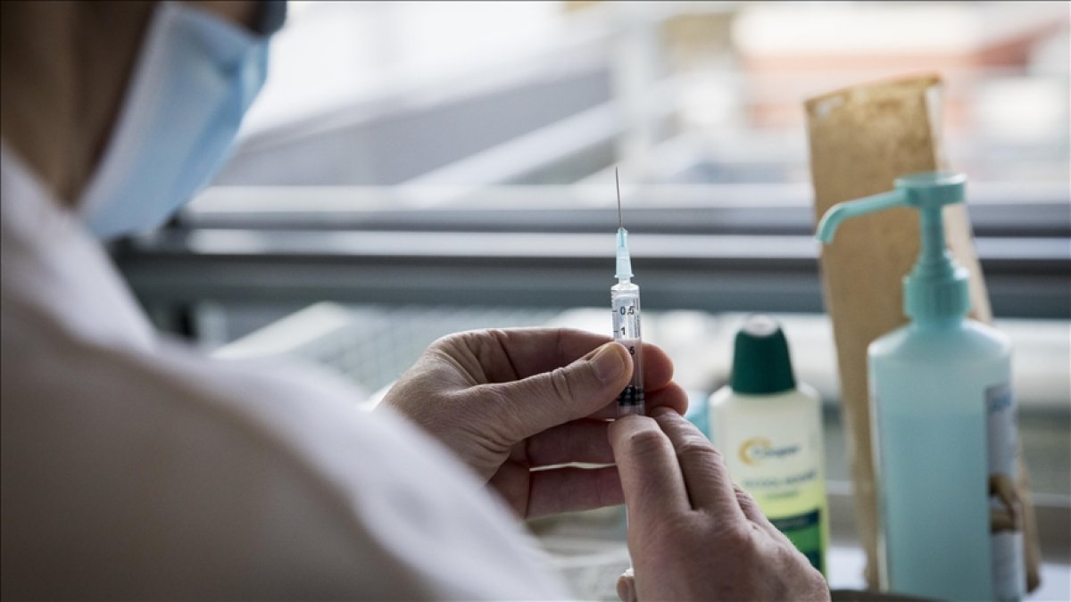 Vaccination passport bill approved in France #2