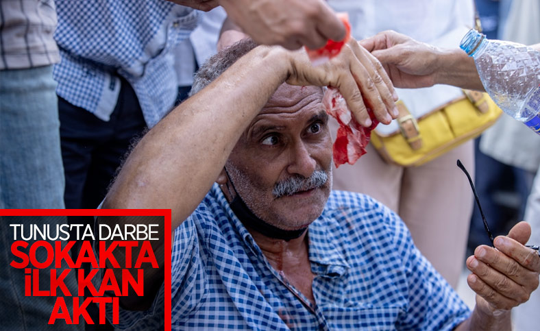 Tunus polisinden darbe karşıtları ve destekçilerine müdahale