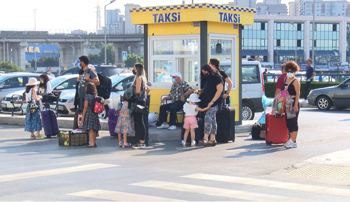 İstanbul’da taksiler kısa mesafe almıyor, turistlerden fazla ücret alınıyor #5