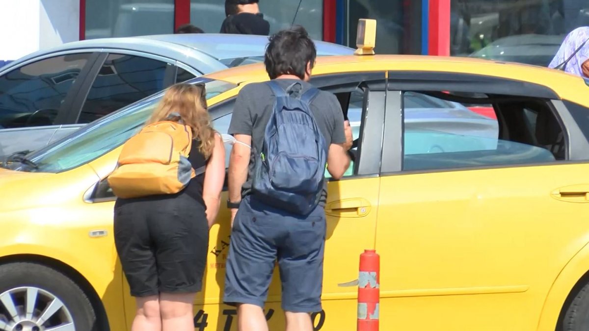 İstanbul’da taksiler kısa mesafe almıyor, turistlerden fazla ücret alınıyor #3