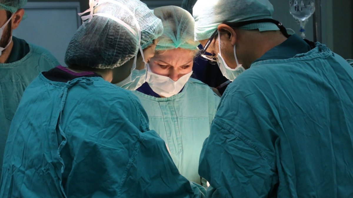 Türkiye’nin ikinci kadavradan rahim nakli yapılan kadın uyandırıldı