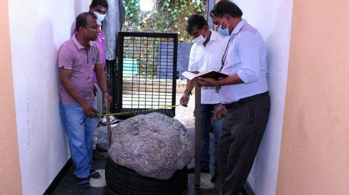 World's largest sapphire found #2