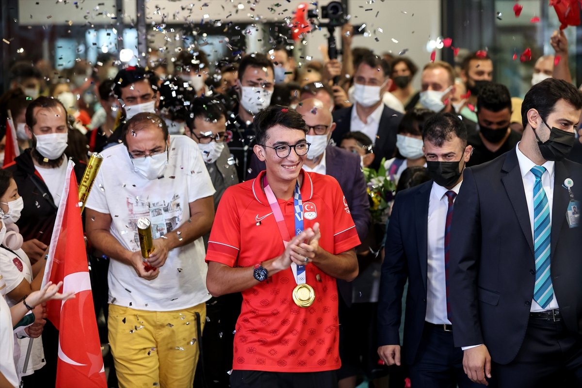 Olimpiyat şampiyonu Mete Gazoz İstanbul da #2