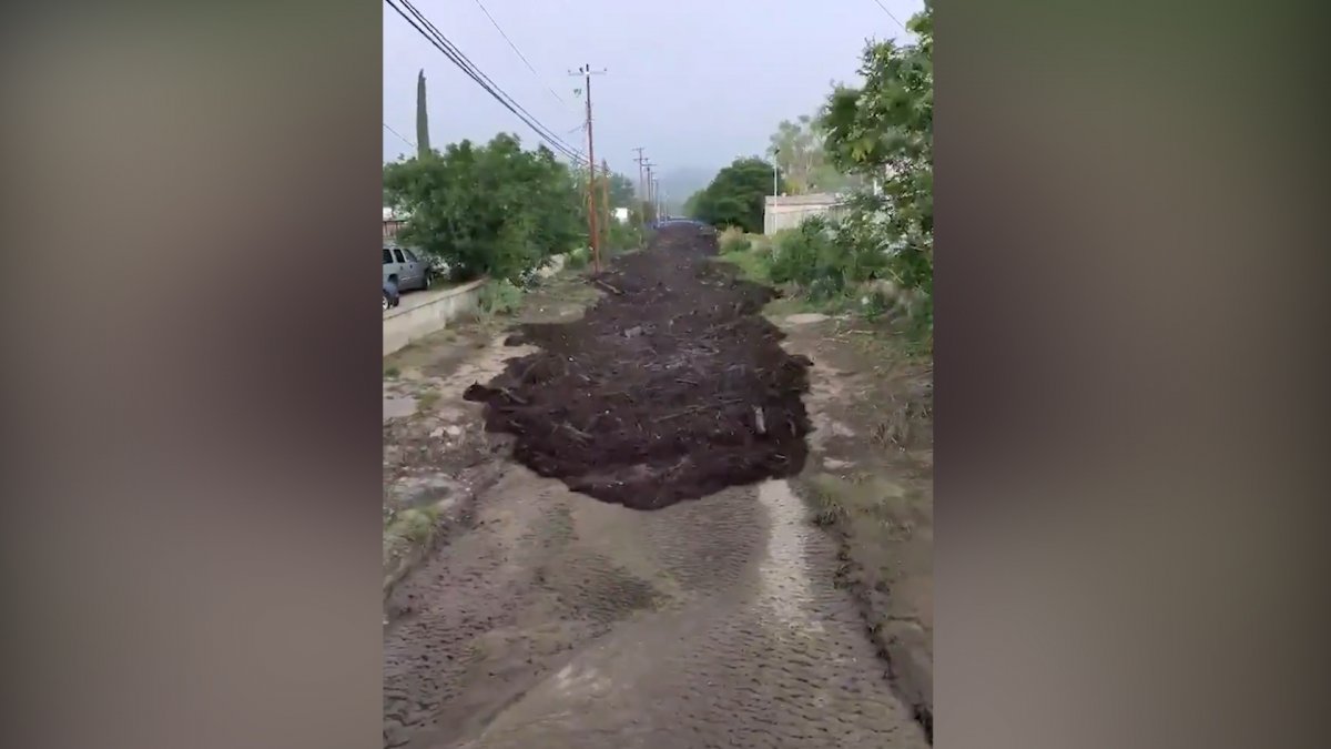 Flood in Arizona covers road with debris #2