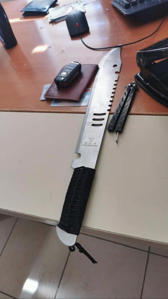 Adana da ‘maske’ uyarısı yapan sağlıkçılara ‘Rambo’ bıçağıyla saldırdılar #2