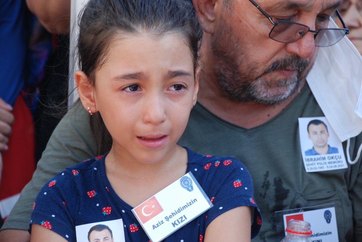 Şehit polis memuru İbrahim Okçu ya kızlarından son bakış #6