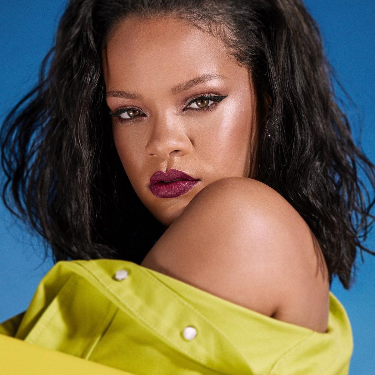 Forbes dergisi Rihanna yı resmen milyarder ilan etti #1