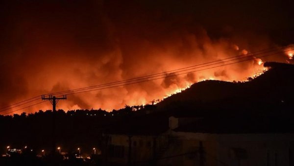 Πυρκαγιά στην Ελλάδα: Εκκενώθηκαν κάτοικοι Εύβοιας #6