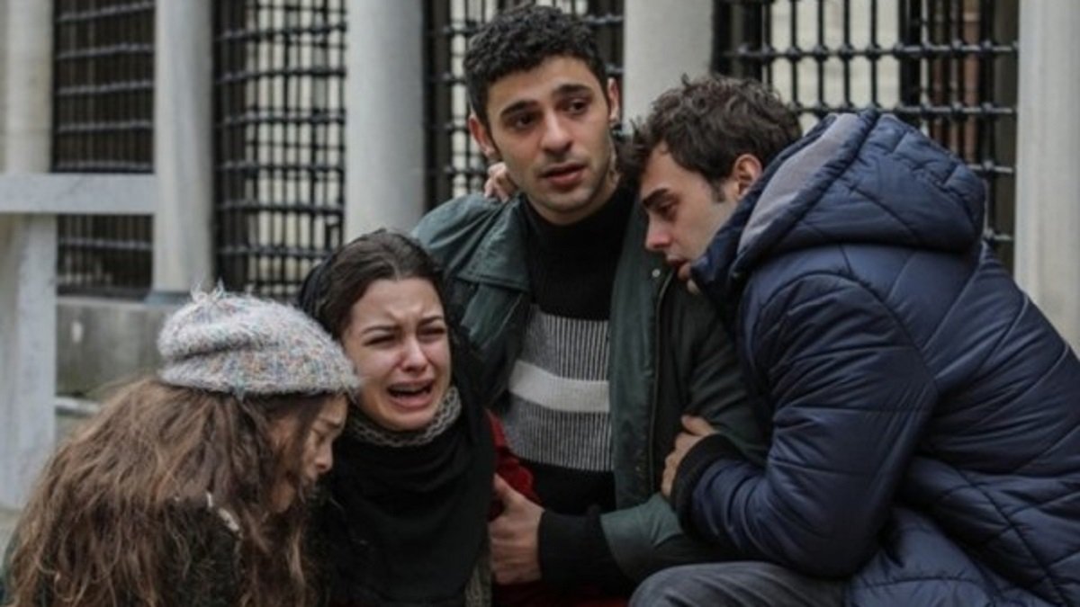 kardeslerim de deprem beklenmedik ayrilik gerceklesti omer yikilacak iste veda eden o isim