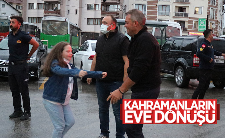 Manavgat'ta görev alan Bolulu itfaiyeciler evlerine döndü