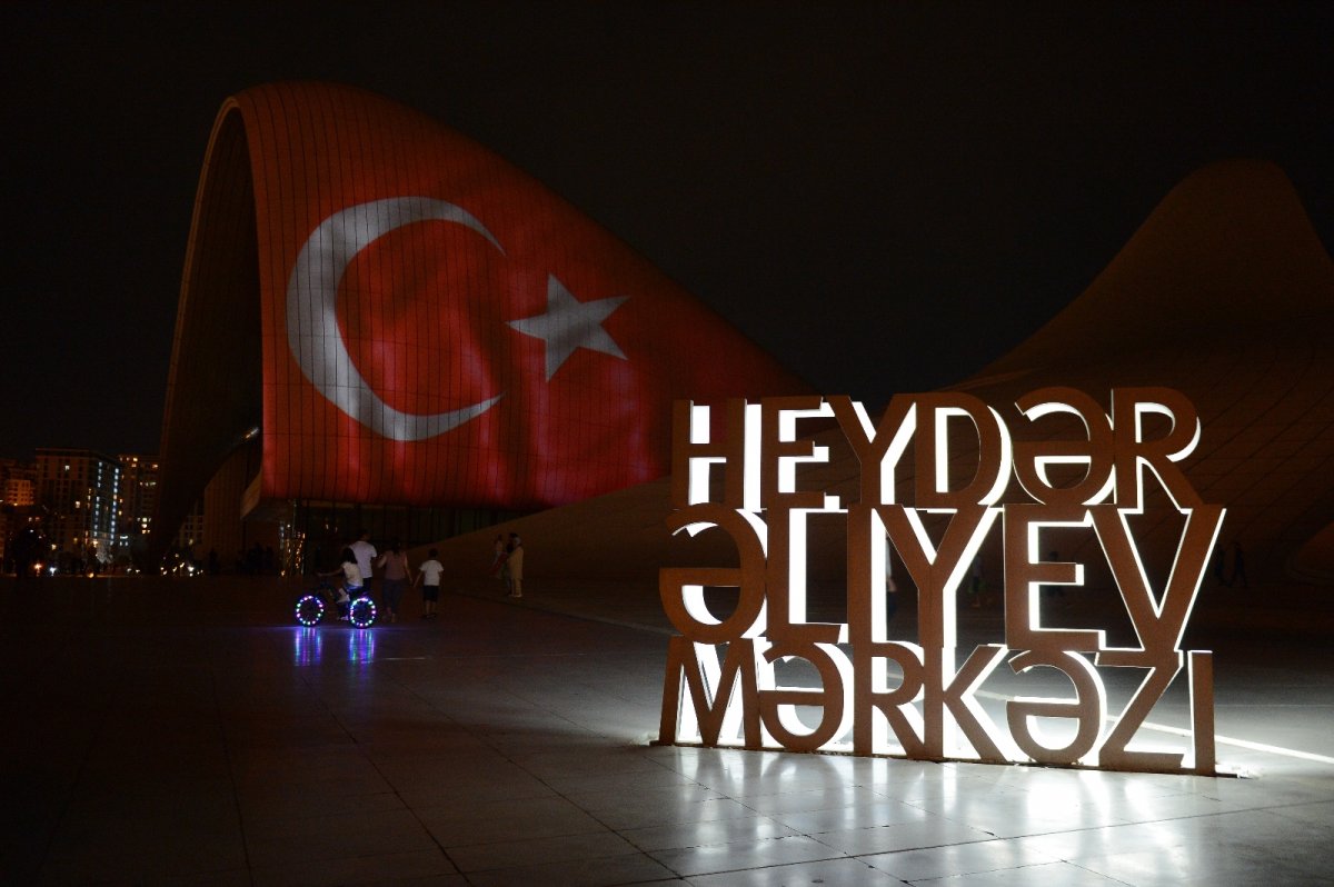 Turkish flag silhouette projected on Heydar Aliyev Center in Azerbaijan #4